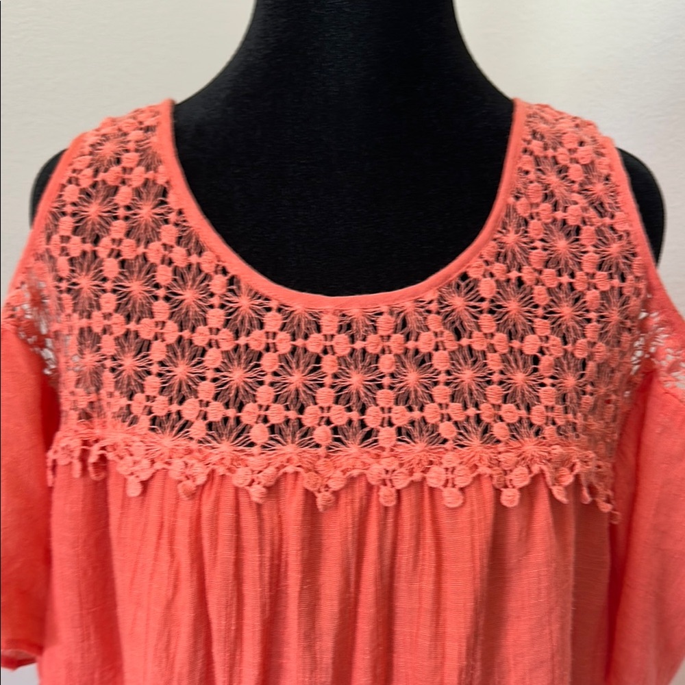 Elegant Coral Cold Shoulder Dress - Picture 3 of 12
